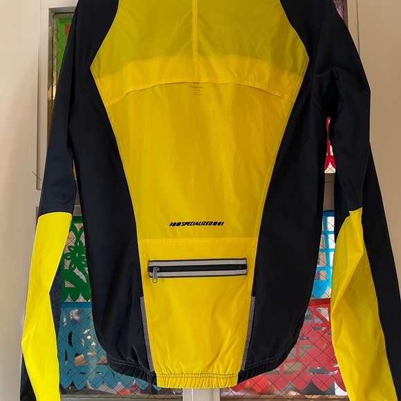 Specialized cycling rain/wind jacket. - Picture 4 of 11